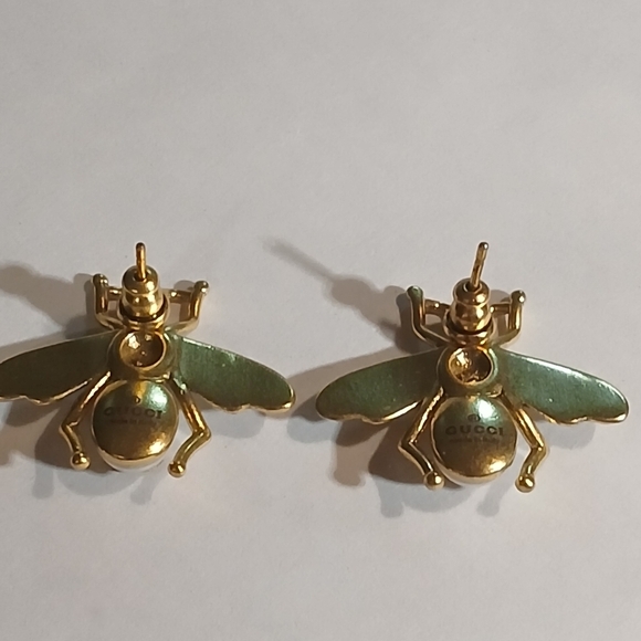 Authentic Gucci Gold Tone GG Faux Pearl Bee Earrings - Picture 7 of 9